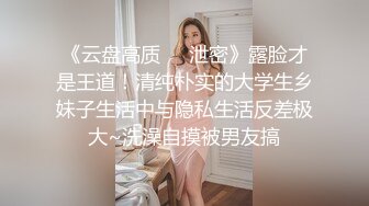 XIUREN秀人网高人气90后嫩模小美女Lala突破极限宾馆3P上下洞齐开怀旧风格.