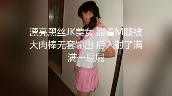 ✨冷艳娇妻✨老婆为什么穿的这么骚，戴着G链子被别的男人后入？吃别的男人的大鸡吧？老婆白虎鲍鱼粉嫩 被无套输出 骚叫不停 (4)