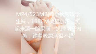 杭州大奶骚货圆圆被4根鸡巴颜射，男：嘴巴张开，舔一下，快，来啦来啦，张大嘴巴‘。 女：’哎头发上都有了 呜呜！