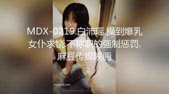 眼镜男啪啪超闷骚眼镜女友 衣服鞋子没脱就强插骚逼 一顿怼操内射 完美露脸