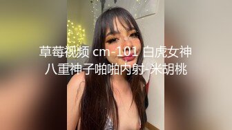  三个极品黑丝制服小靓妹跟两个排骨小哥激情5P大秀直播表演，互动狼友撩骚不断