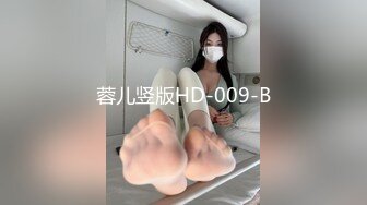 长发及腰烈焰红唇新人小姐姐，解开睡衣搔首弄姿