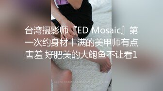 再漂亮的女神也是有钱大哥的胯下玩物，全程露脸穿着小高跟在房间里被大哥草嘴又草逼