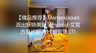 大奶少妇漏奶漏逼诱惑秀 牛仔裤慢慢脱掉内裤脱一半漏出肥逼很是诱人 很是诱惑不要错过1