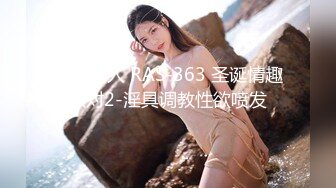 KTV女厕 偷拍前来抽支烟提提神的美女