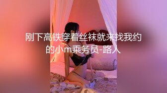 路边拍到大叔跟大妈出来玩车震