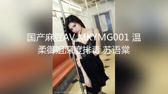 苗条身材居家女友一女战两男，无套啪啪，角度刁钻，交合处清晰可见